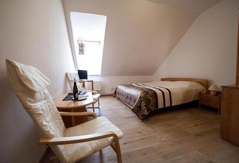 اتاق استاندارد, Pod Zámkem