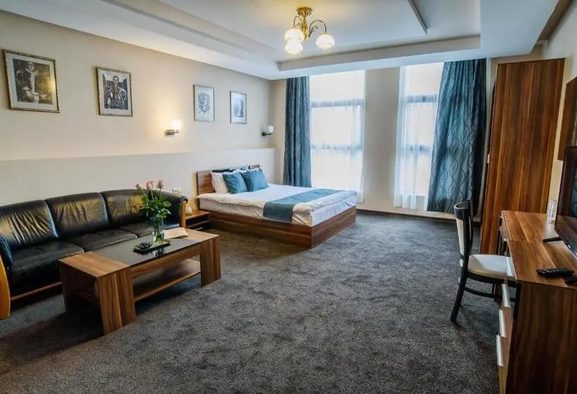 Standard-studio, Park Hotel Yambol