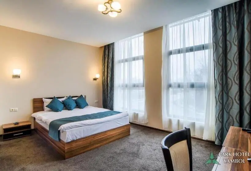 Basic Kolmen Hengen Huone, Park Hotel Yambol