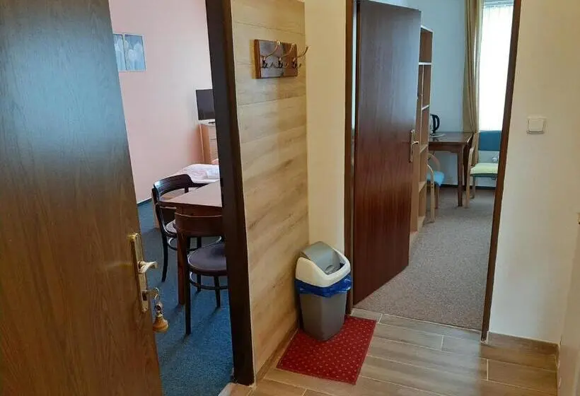 Huoneisto 1 Makuuhuone, Penzion Oliver