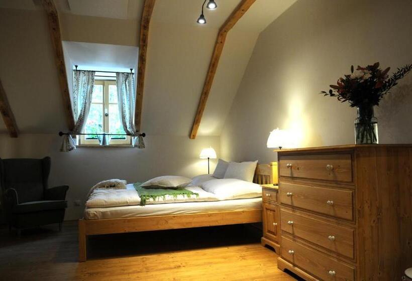 标准间, Starý Svět