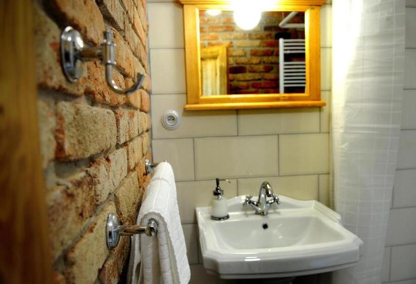 标准间, Starý Svět