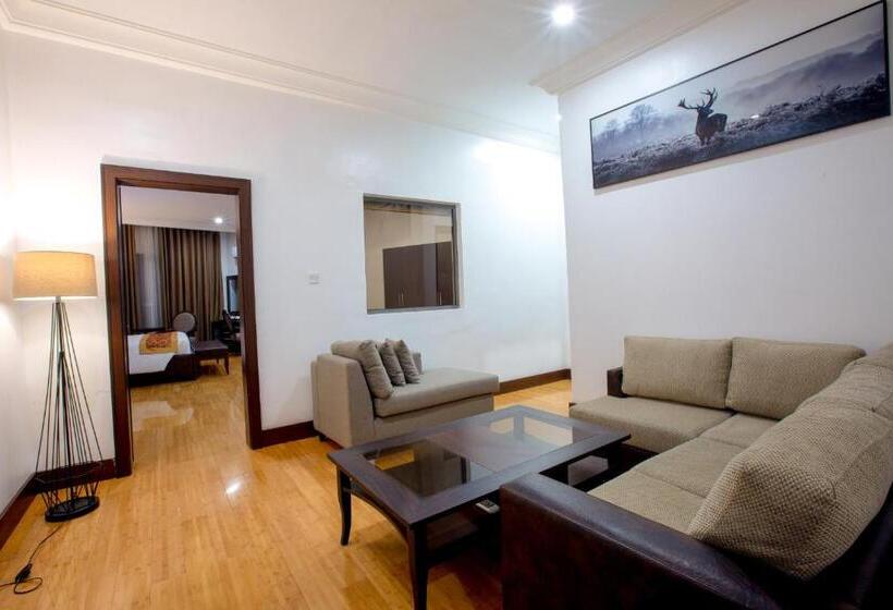 سوئیت با تخت بزرگ, Johnwood Hotel By Bolton