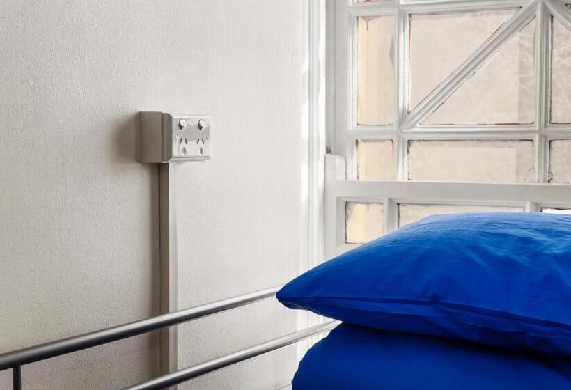 스탠다드 룸 공동 욕실, Sydney Backpackers