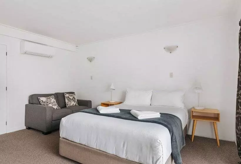 デラックススタジオ, Avalon Motel Thames Wenzel Motels