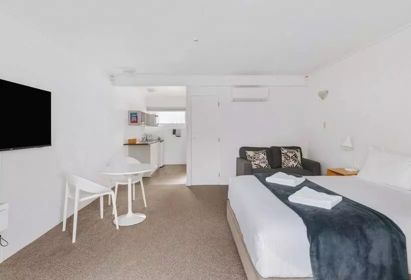デラックススタジオ, Avalon Motel Thames Wenzel Motels