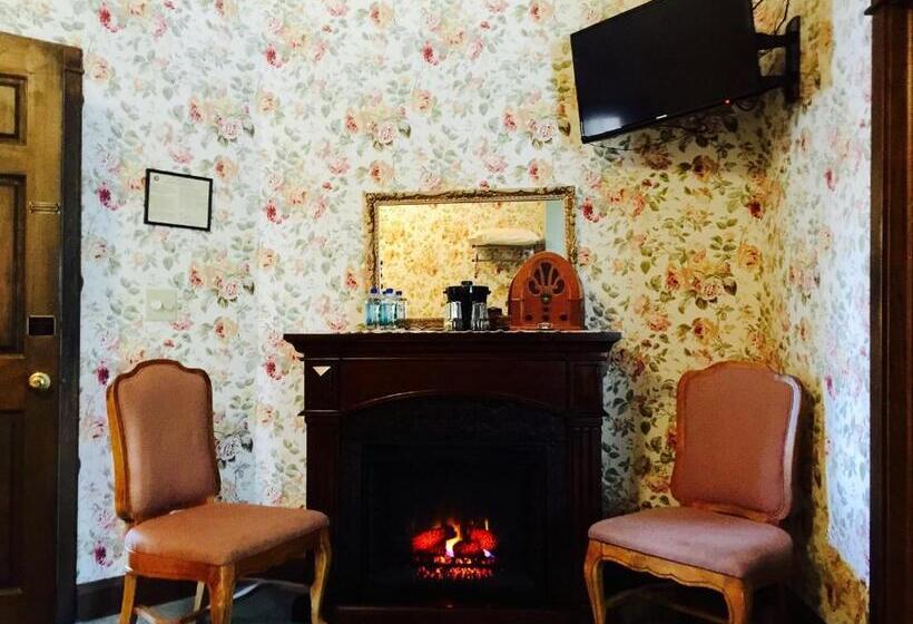 غرفة قياسية مزوَّدة بجاكوزي, Afton House Inn