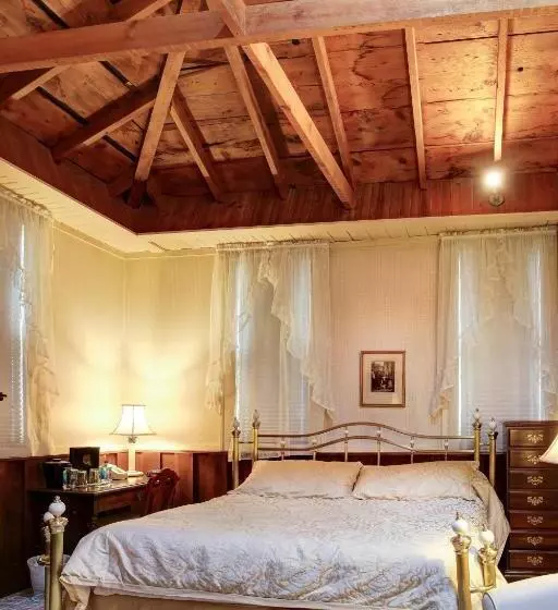 キングサイズベッドのデラックススイート, Afton House Inn