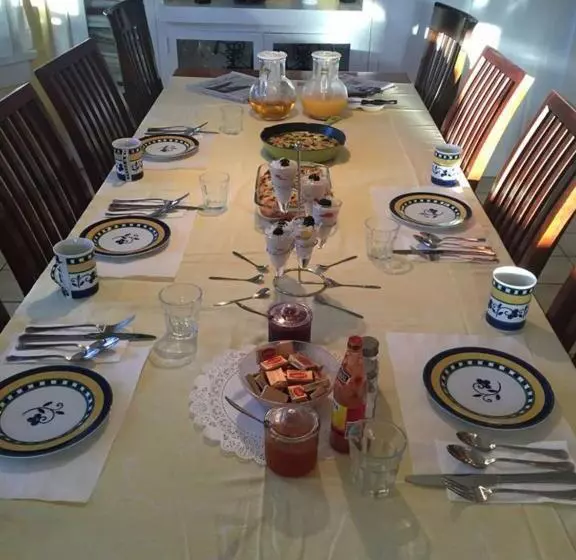 اتاق لوکس, Beachrunners Inn