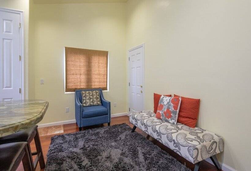 Люкс Кровать Кинг, The Vendange Carmel Inn & Suites