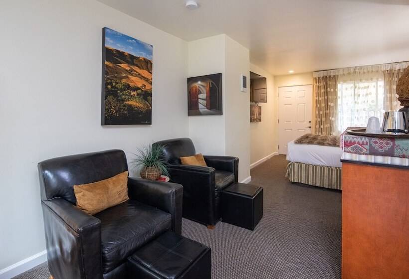 キングサイズベッドのスタンダードルーム, The Vendange Carmel Inn & Suites