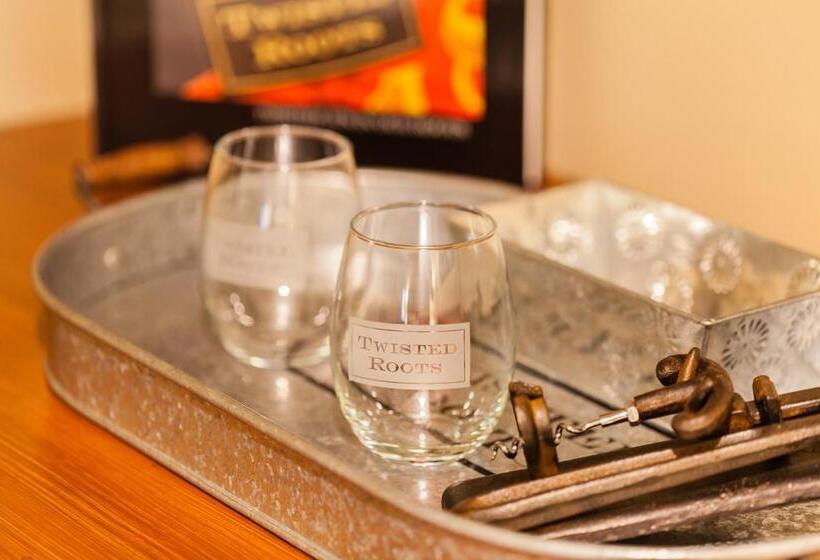 キングサイズベッドのデラックススイート, The Vendange Carmel Inn & Suites