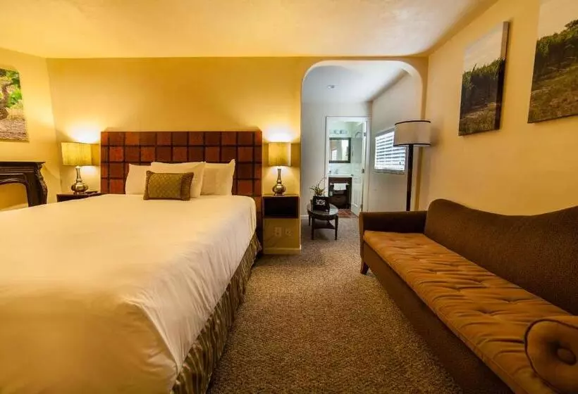 キングサイズベッドのデラックススイート, The Vendange Carmel Inn & Suites