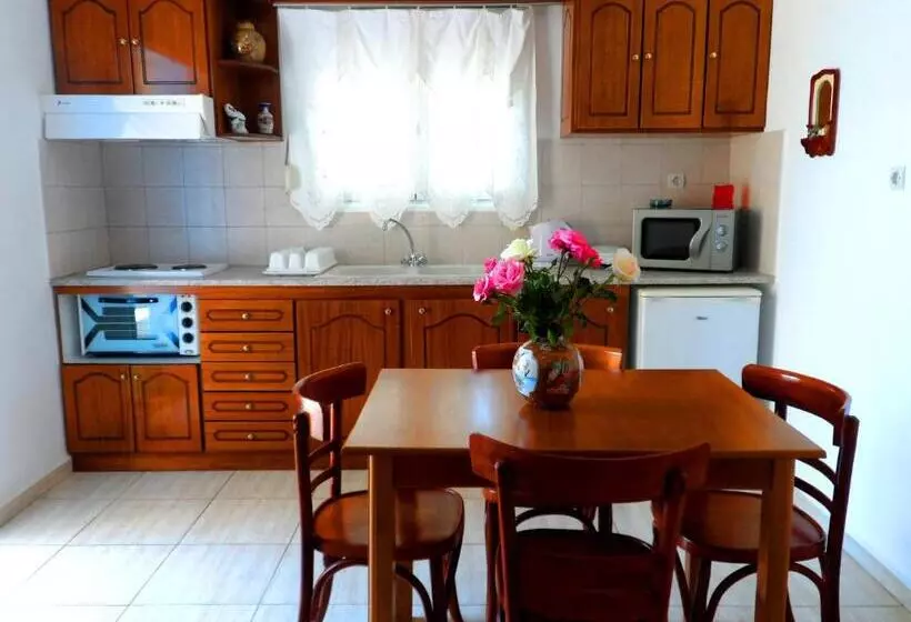 2 Bedroom Apartment Garden View, Papafotis Apartments & Suites