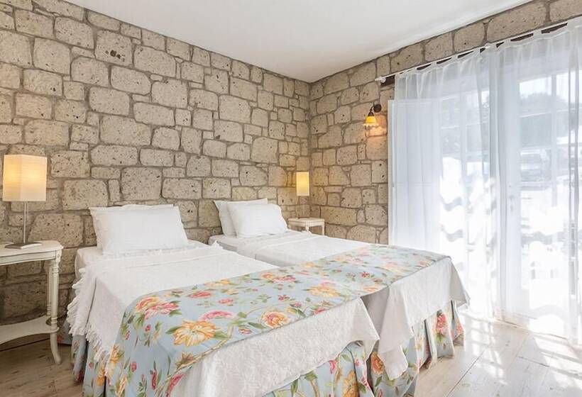 Deluxe-huone, Asma Han