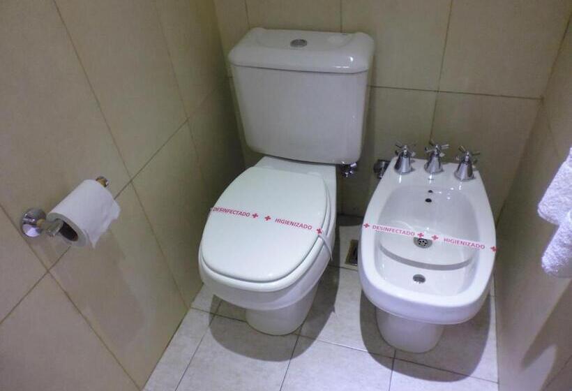 اتاق استاندارد سه نفره, Athos