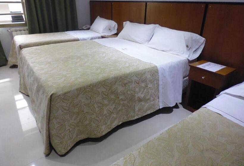 اتاق استاندارد سه نفره, Athos