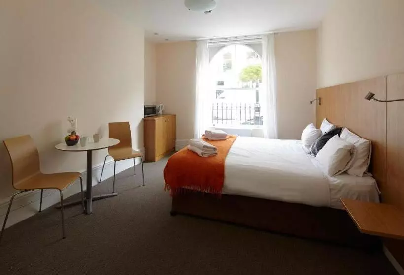 استودیوی سوپریور, B&b Belgravia