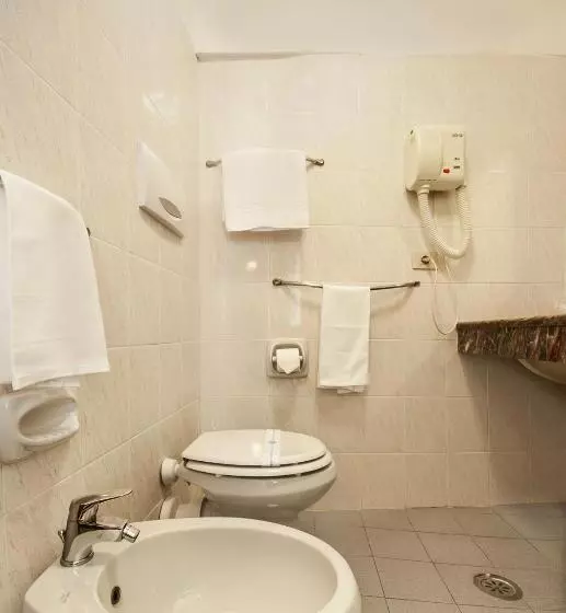اتاق استاندارد یک نفره, Costantini