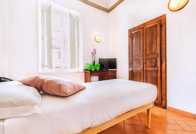 اتاق استاندارد یک نفره, Costantini