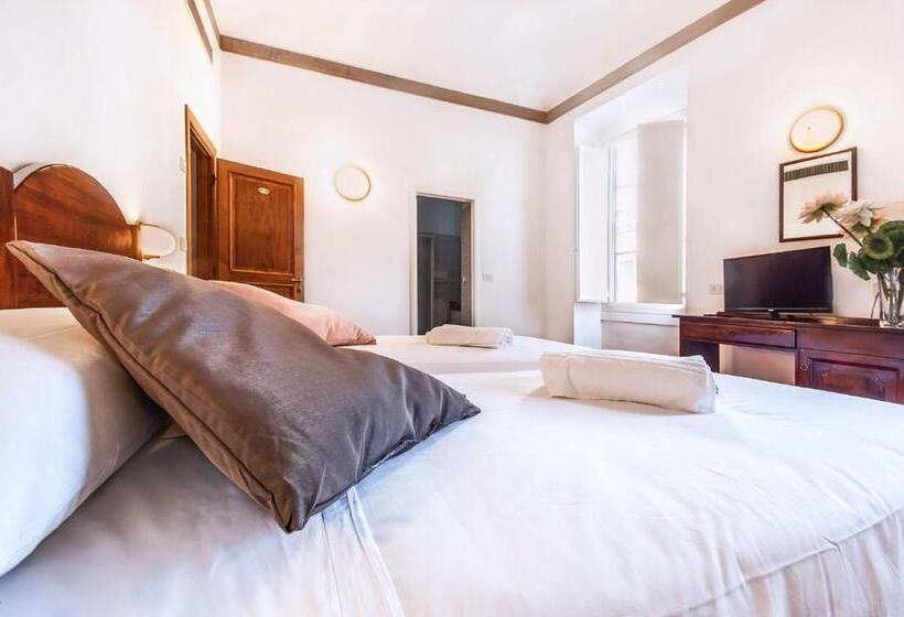 اتاق استاندارد سه نفره, Costantini