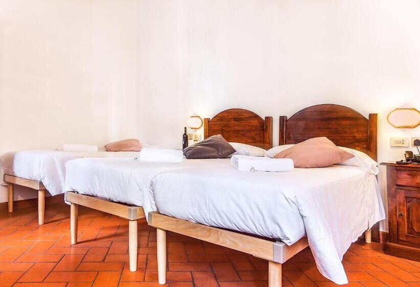 اتاق استاندارد سه نفره, Costantini