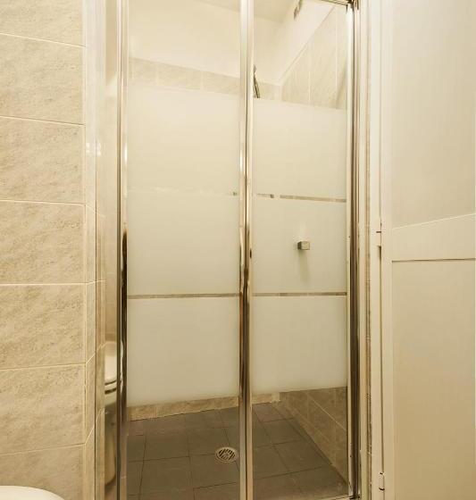 اتاق استاندارد با چشم‌انداز, Costantini