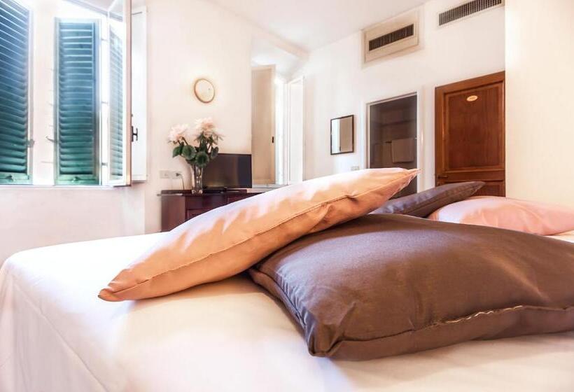 اتاق استاندارد با چشم‌انداز, Costantini