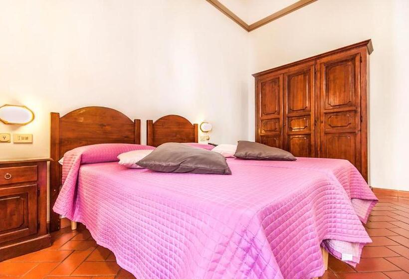 اتاق استاندارد با چشم‌انداز, Costantini