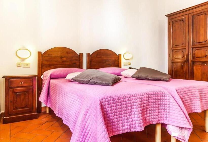 اتاق استاندارد با چشم‌انداز, Costantini