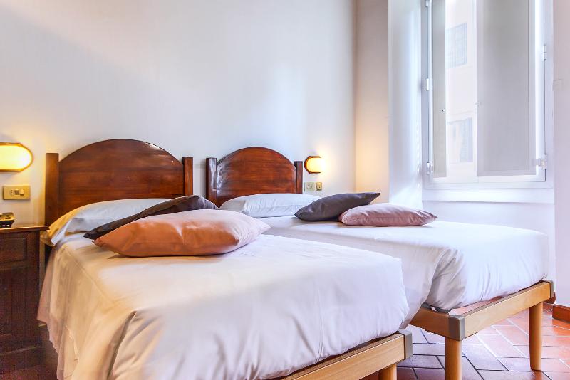 اتاق استاندارد, Costantini