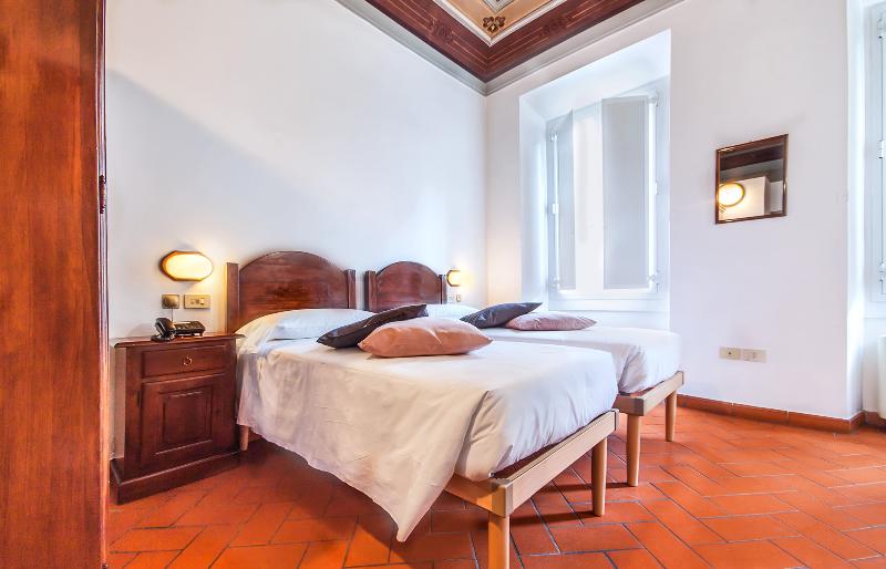 اتاق استاندارد, Costantini