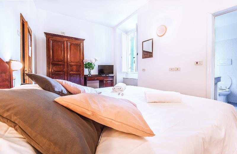 اتاق استاندارد, Costantini