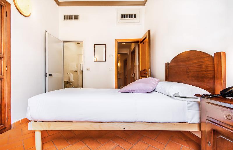 اتاق استاندارد یک نفره, Costantini