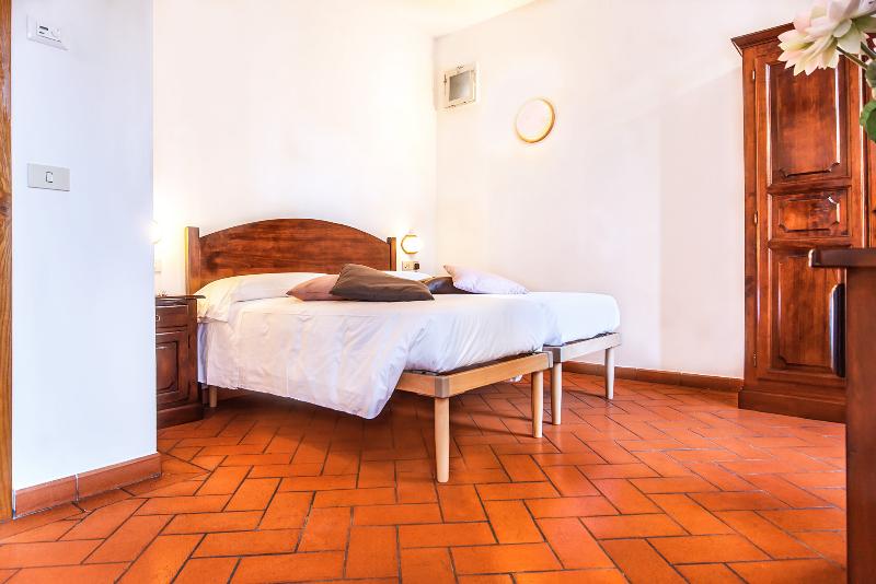 اتاق استاندارد با چشم‌انداز, Costantini