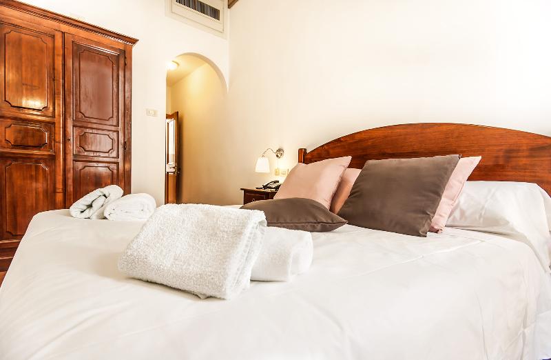 اتاق استاندارد با چشم‌انداز, Costantini