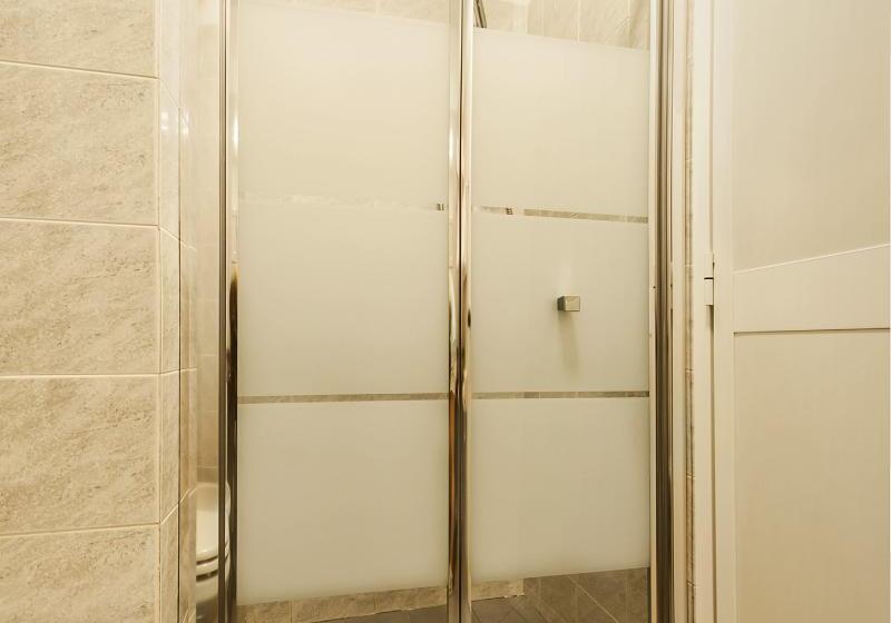 اتاق استاندارد با چشم‌انداز, Costantini