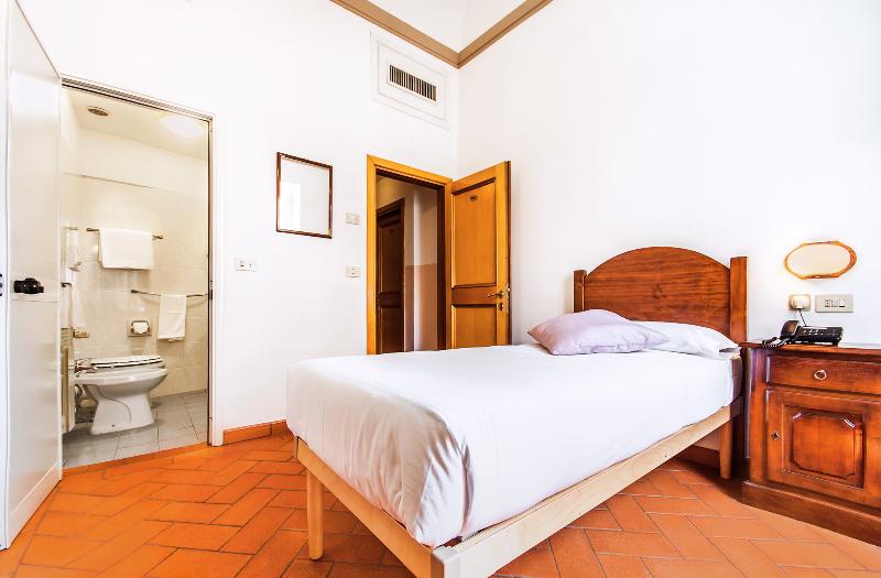 اتاق استاندارد یک نفره, Costantini