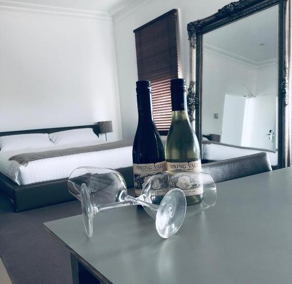 סטודיו דלוקס נוף לים, Ikon