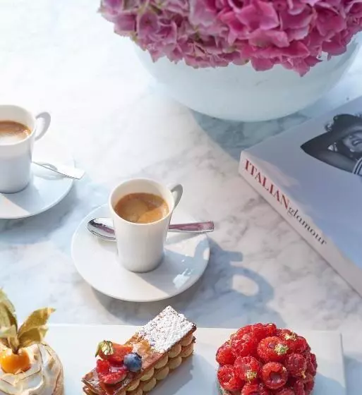 سوییت جونیور لوکس, Mandarin Oriental Milan