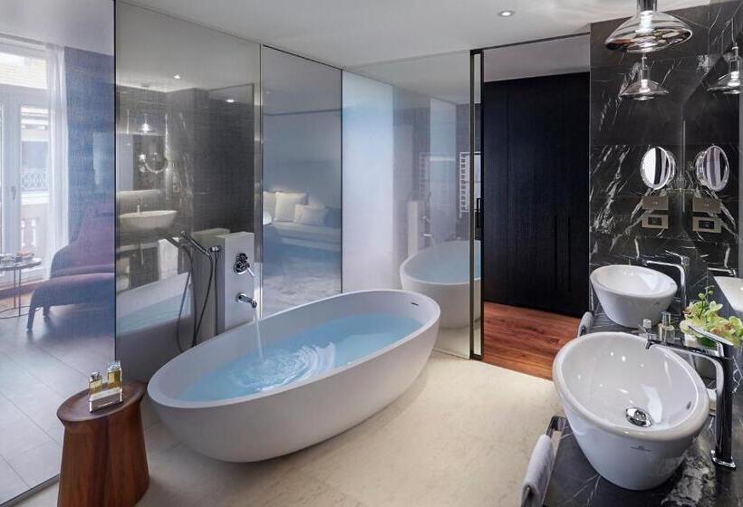 سوییت جونیور لوکس, Mandarin Oriental Milan