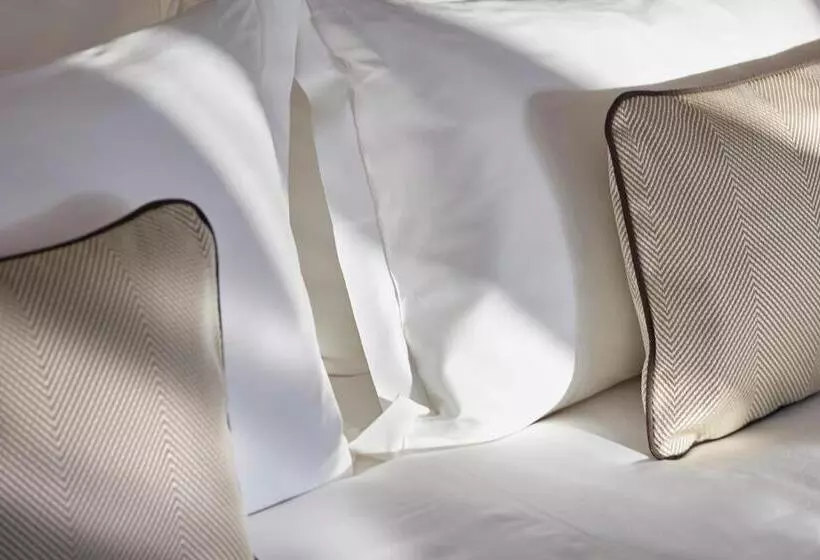 اتاق سوپریور با تخت بزرگ, Mandarin Oriental Milan