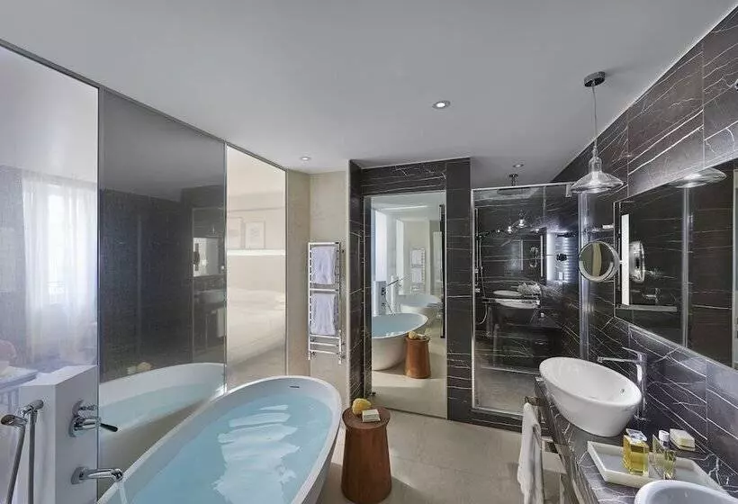 سوئیت جونیور با تراس, Mandarin Oriental Milan