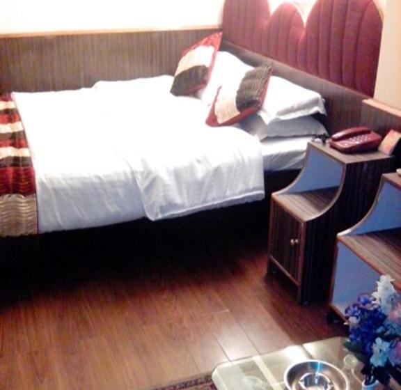 스탠다드 룸, Mohit