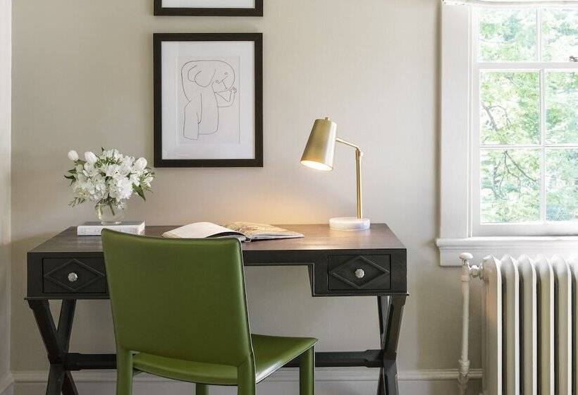 身障者適用スタンダードルーム, Oakhurst Inn At The University