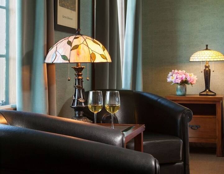 غرفة ديلوكس, Settlers Inn