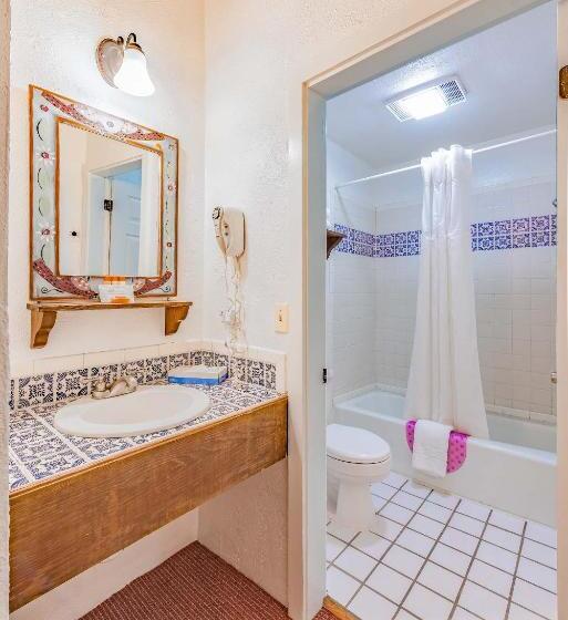 スタンダードルーム, The Historic Taos Inn