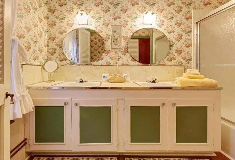 キングサイズベッドのスタンダードルーム, Margaretville Mountain Inn B&b