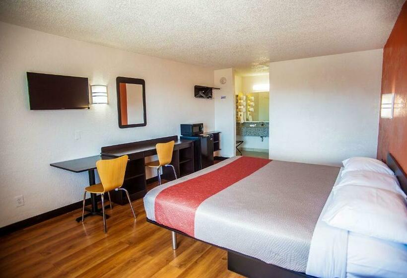 غرفة قياسية سرير كينج لذوى الإحتياجات الخاصة, Motel 6corsicana, Tx