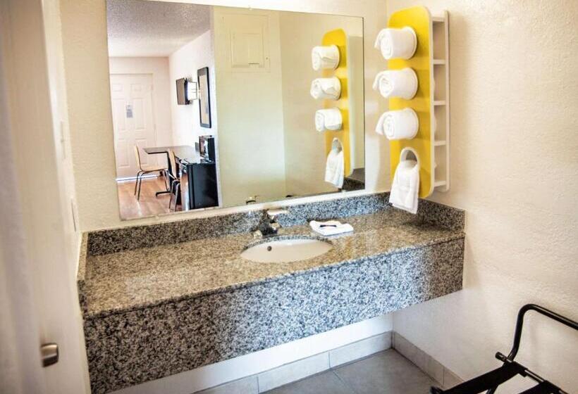 غرفة قياسية لذوى الاحتياجات الخاصة, Motel 6corsicana, Tx